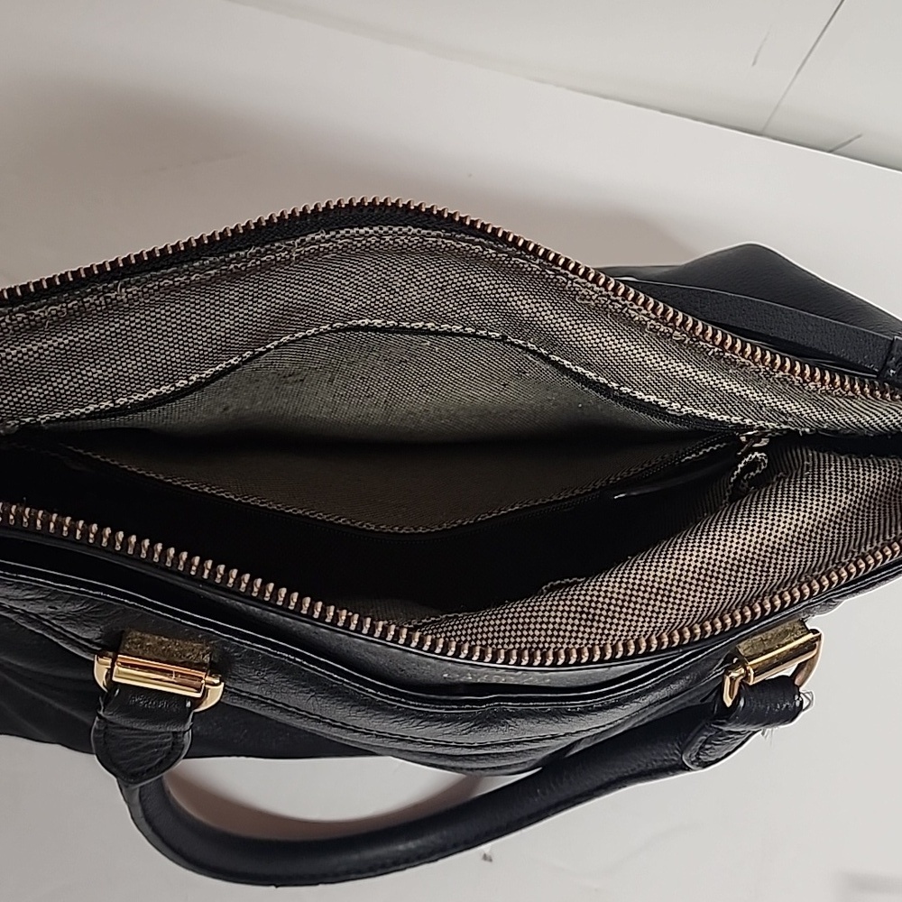 Vince Camuto New York Black Quilted Leather bag gold hardware Classy Minimalist - Picture 8 of 10